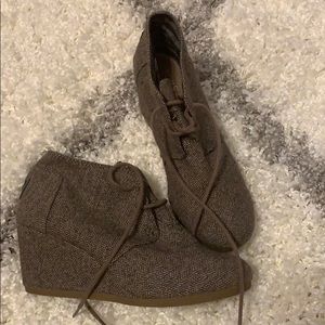Toms herringbone wedges